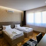 Madison Village Кишварда
