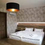 Madison Village 4*