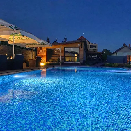 Madison Village 4*
