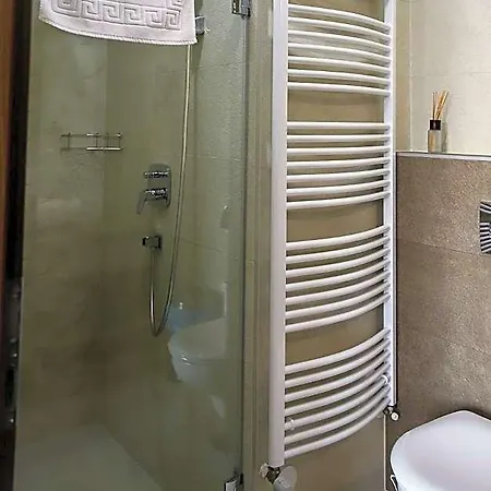 Madison Village 4*