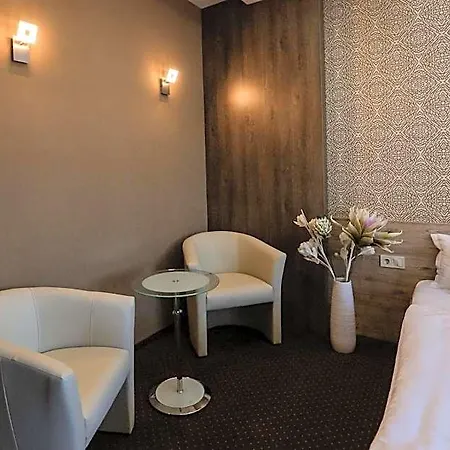 Bed & Breakfast Madison Village 4*