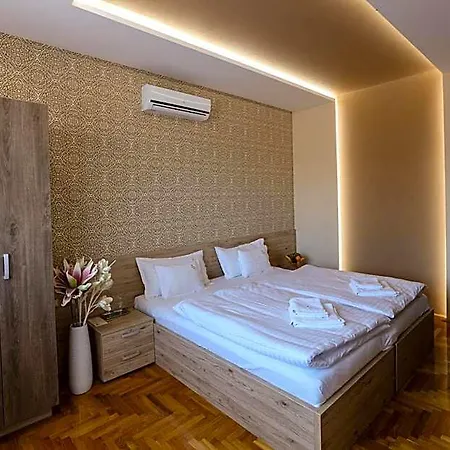Bed & Breakfast Madison Village 4*