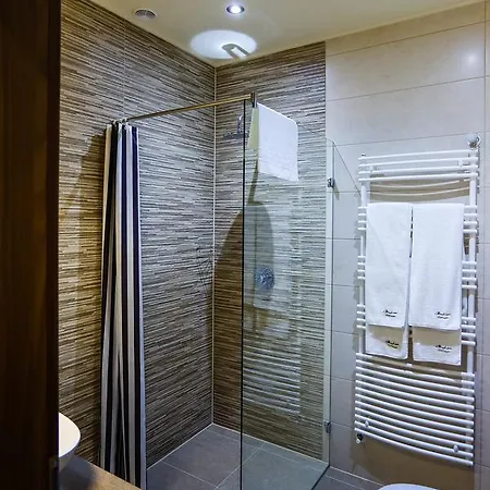 Panzió Madison Village 4*