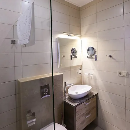 Madison Village Bed & Breakfast 4*