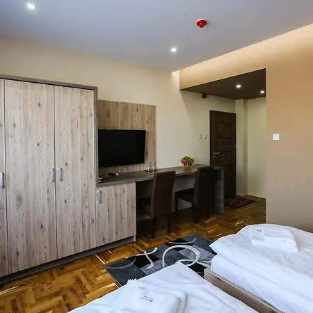 Madison Village Кишварда