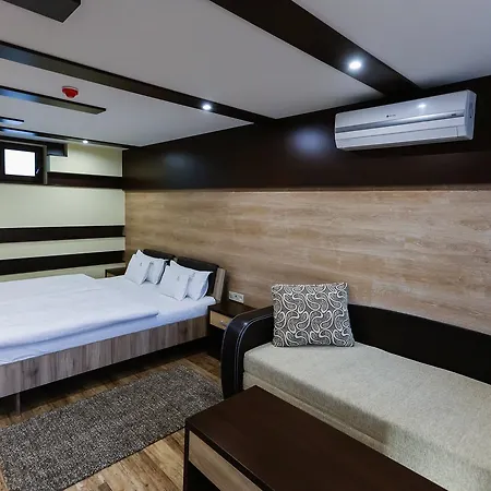 Madison Village 4*