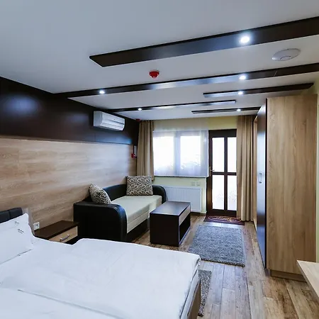 Madison Village Кишварда