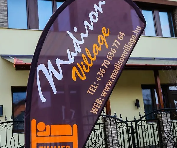 فندق مبيت وإفطار Madison Village 4*