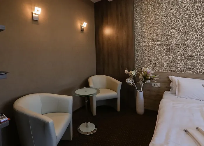 فندق مبيت وإفطار Madison Village 4*